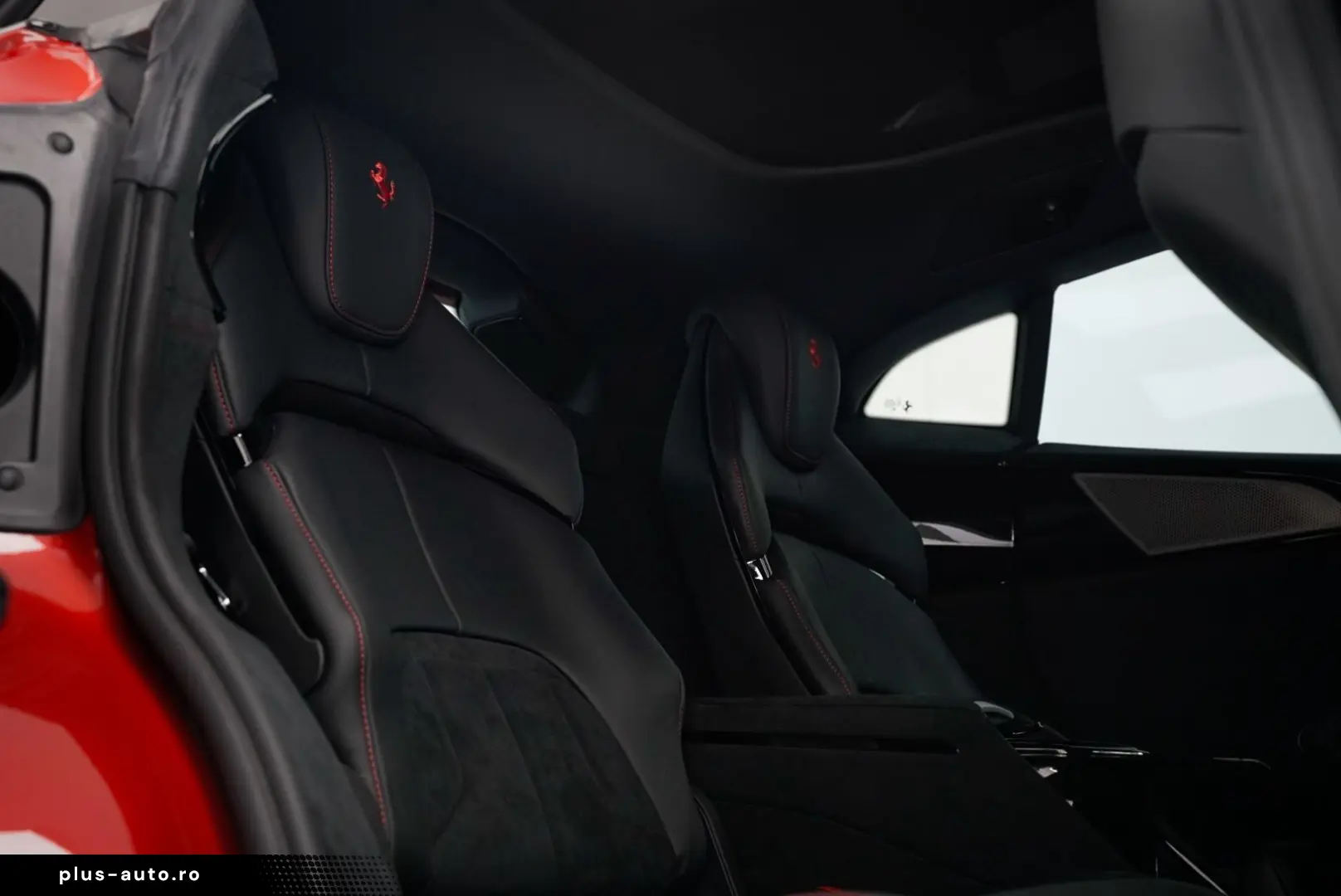 FERRARI Purosangue V12 DCT 4WD