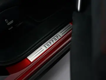 FERRARI Purosangue V12 DCT 4WD
