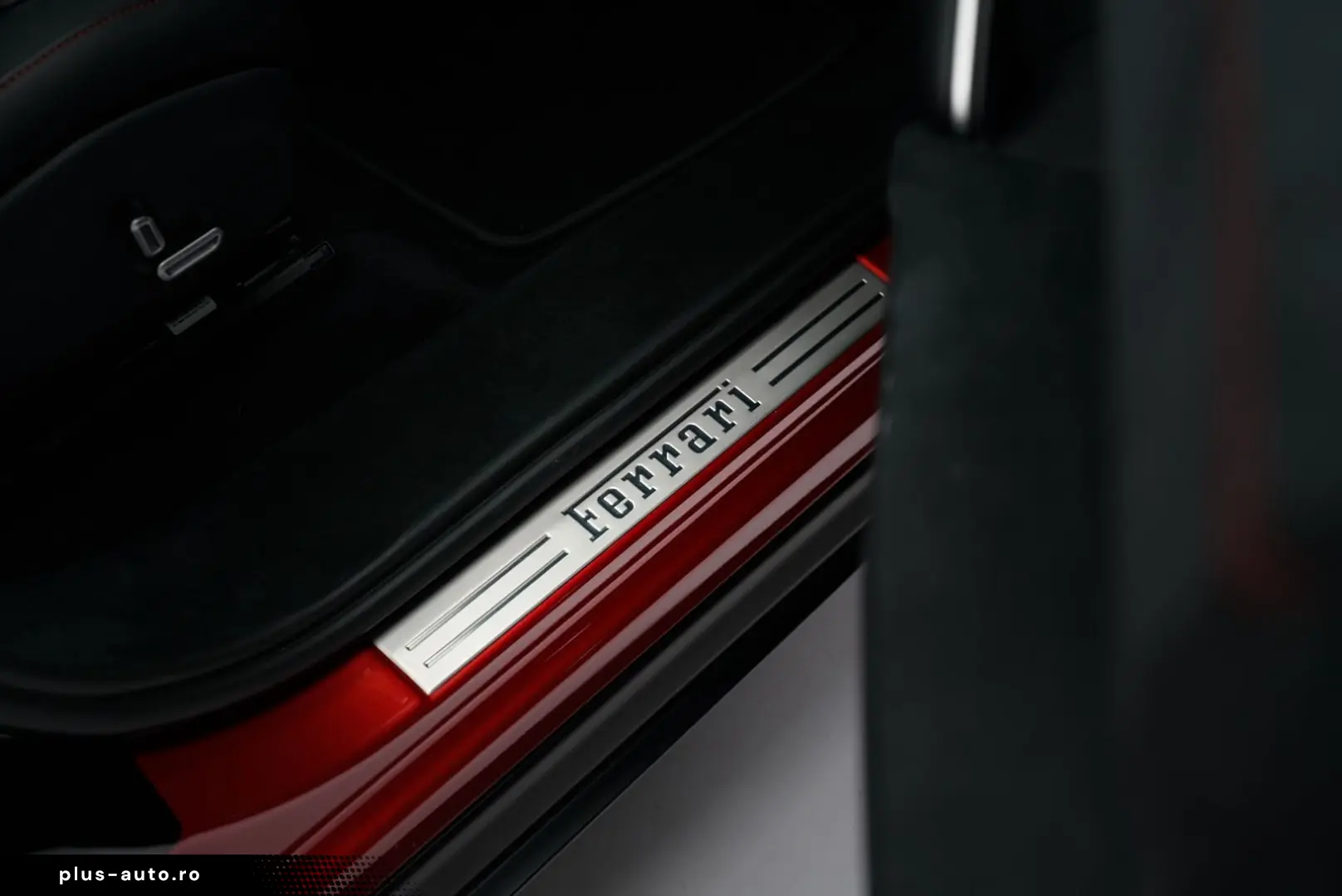 FERRARI Purosangue V12 DCT 4WD