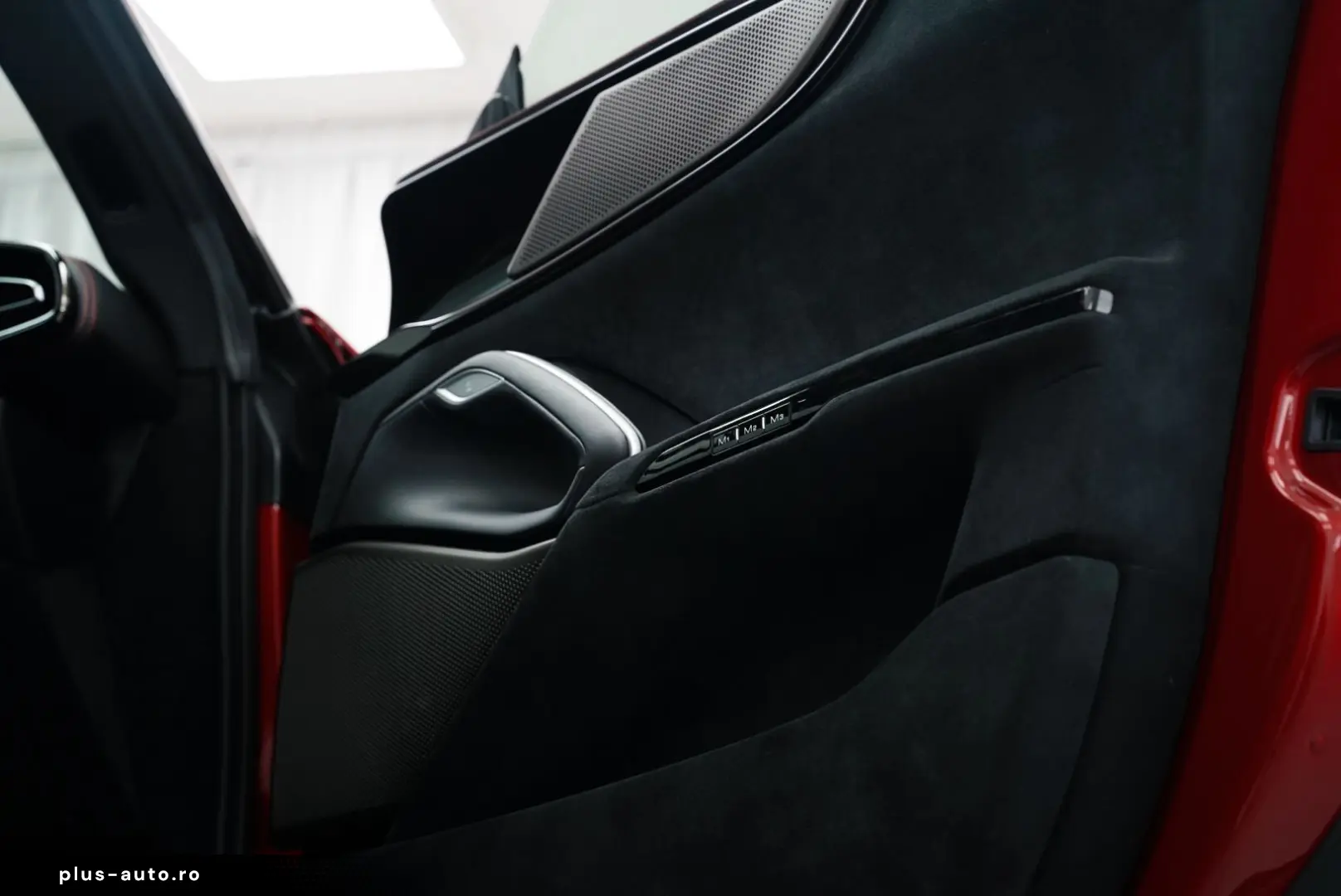 FERRARI Purosangue V12 DCT 4WD