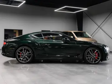 BENTLEY Continental GT V8 Mulliner Blackline-Panorama