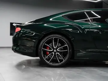 BENTLEY Continental GT V8 Mulliner Blackline-Panorama