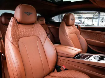 BENTLEY Continental GT V8 Mulliner Blackline-Panorama