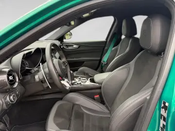 ALFA ROMEO Giulia Quadrifoglio