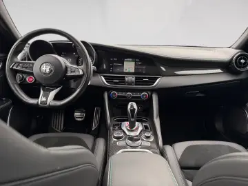 ALFA ROMEO Giulia Quadrifoglio