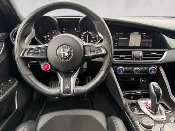ALFA ROMEO Giulia Quadrifoglio