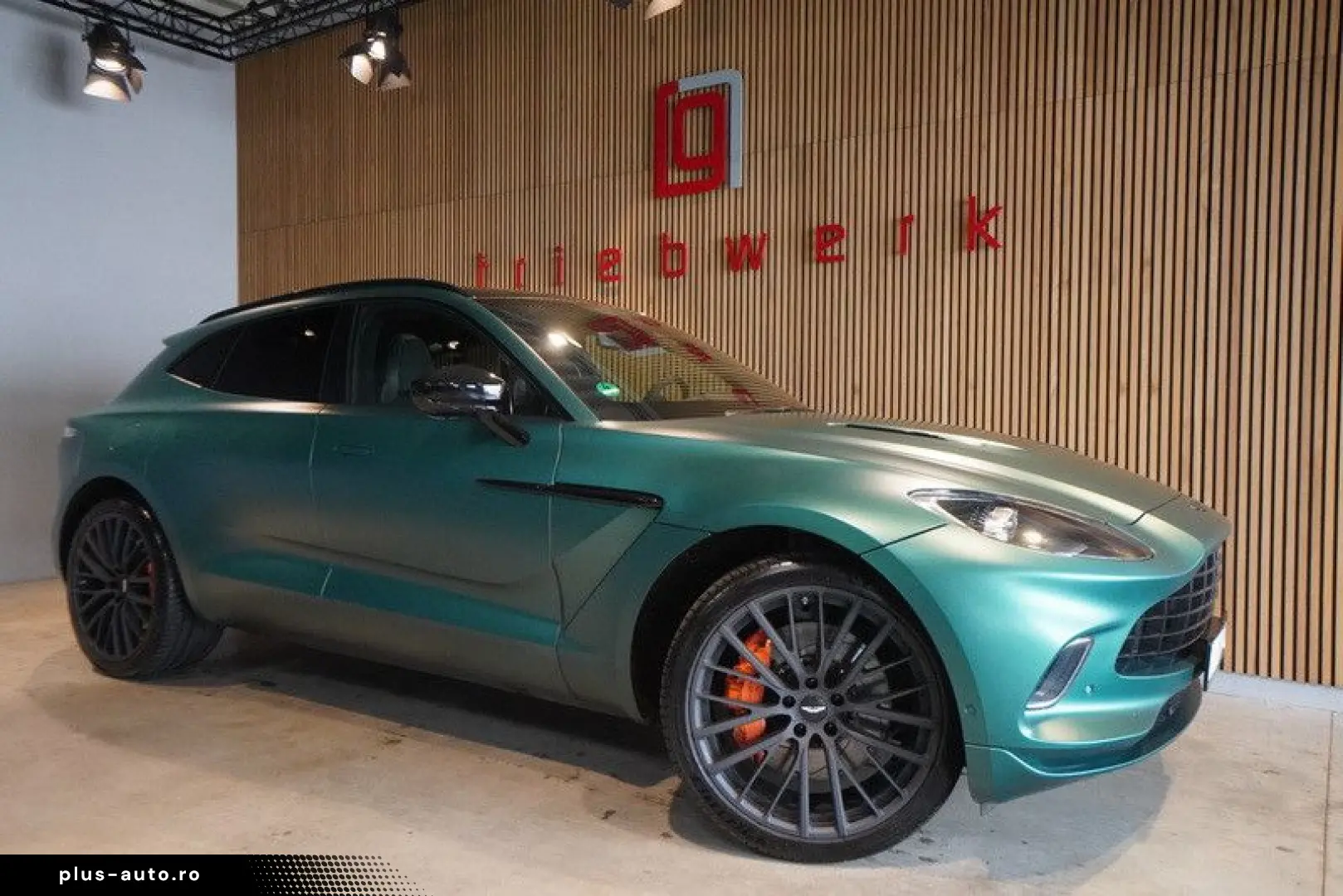 ASTON MARTIN DBX 4.0 V8 U-Frei BRD  Racing Green  23 Zoll