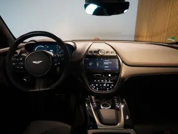 ASTON MARTIN DBX 4.0 V8 U-Frei BRD  Racing Green  23 Zoll