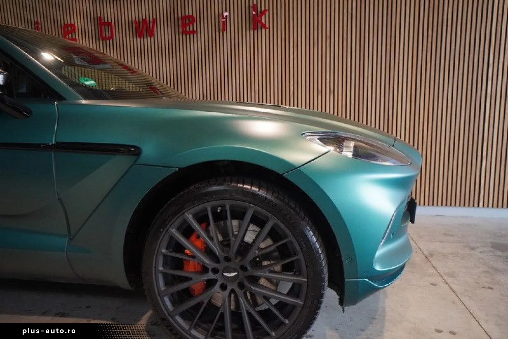 ASTON MARTIN DBX 4.0 V8 U-Frei BRD  Racing Green  23 Zoll