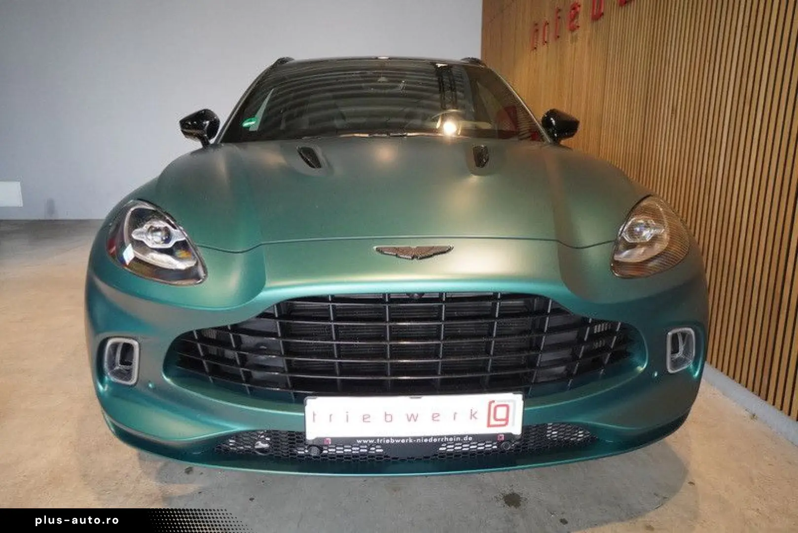 ASTON MARTIN DBX 4.0 V8 U-Frei BRD  Racing Green  23 Zoll