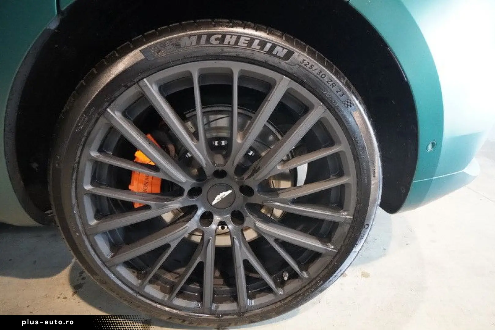 ASTON MARTIN DBX 4.0 V8 U-Frei BRD  Racing Green  23 Zoll