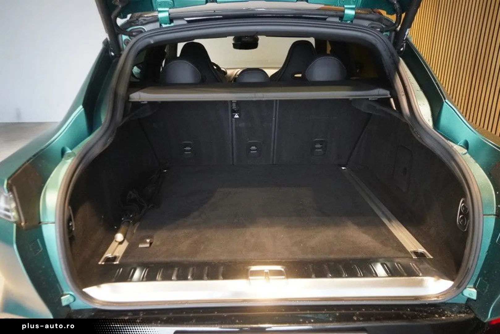 ASTON MARTIN DBX 4.0 V8 U-Frei BRD  Racing Green  23 Zoll