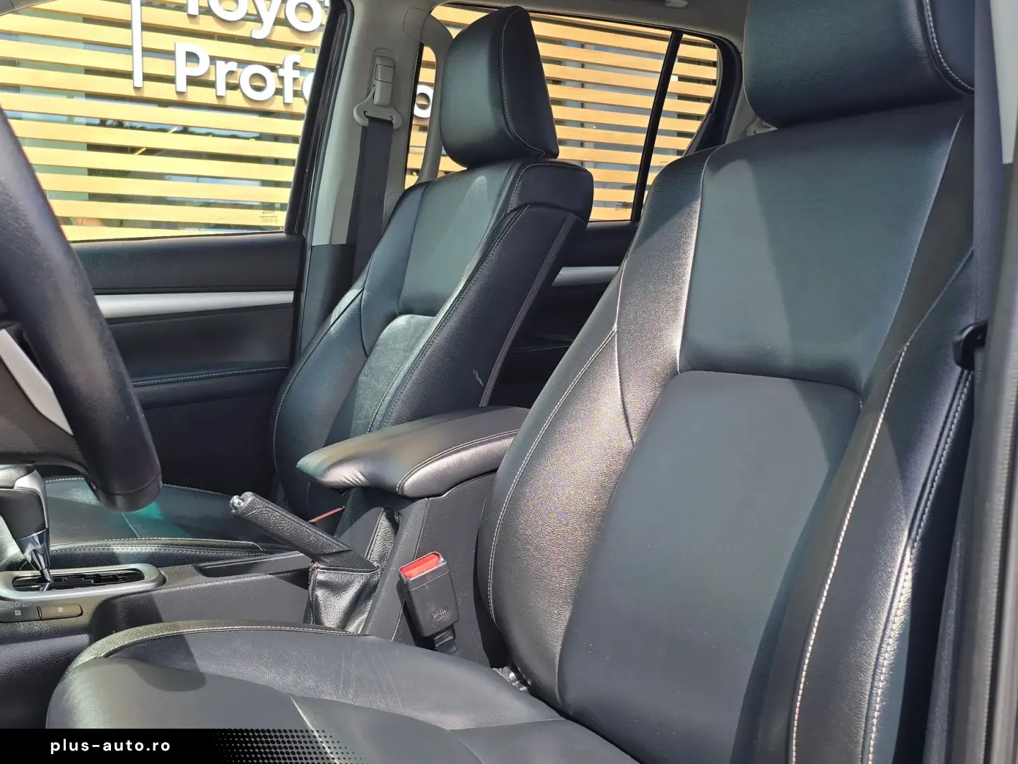 TOYOTA HILUX 2.4D 150CP 4x4 Double Cab Executive