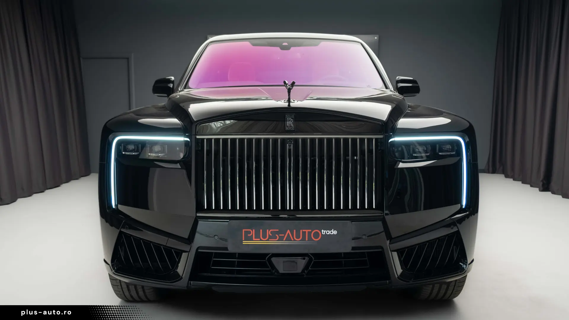 Rolls-Royce Cullinan Black Badge Mandarin