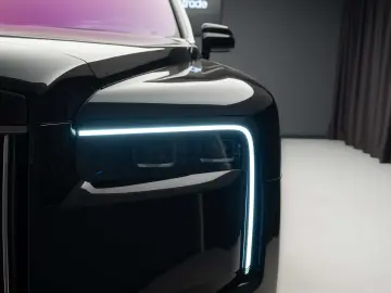 Rolls-Royce Cullinan Black Badge Mandarin