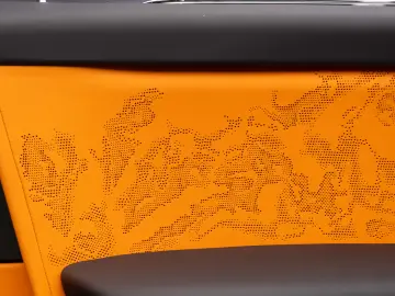 Rolls-Royce Cullinan Black Badge Mandarin