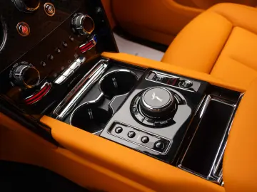 Rolls-Royce Cullinan Black Badge Mandarin
