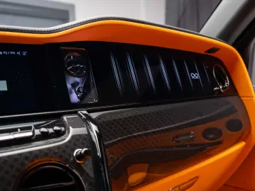 Rolls-Royce Cullinan Black Badge Mandarin