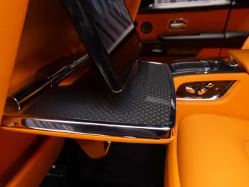 Rolls-Royce Cullinan Black Badge Mandarin