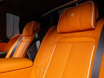 Rolls-Royce Cullinan Black Badge Mandarin