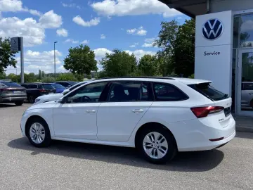 SKODA Octavia Combi 2.0 TDI DSG Ambition SMART-LINK VI