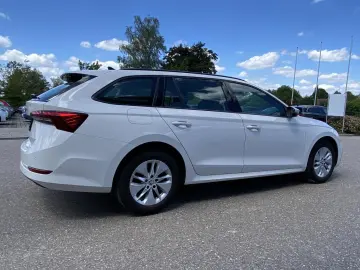 SKODA Octavia Combi 2.0 TDI DSG Ambition SMART-LINK VI