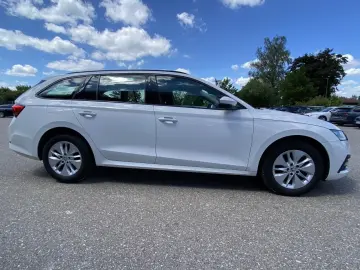 SKODA Octavia Combi 2.0 TDI DSG Ambition SMART-LINK VI
