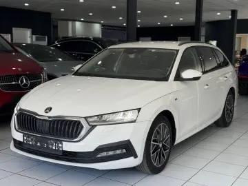 SKODA Octavia Combi Clever ACC KAMERA MASSAGE CARPLAY