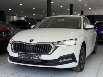 SKODA Octavia Combi Clever ACC KAMERA MASSAGE CARPLAY