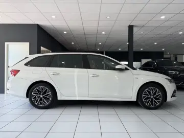 SKODA Octavia Combi Clever ACC KAMERA MASSAGE CARPLAY