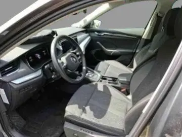 SKODA Octavia Combi 2.0 TDI Style 4x4 APP DAB AHK VIRT