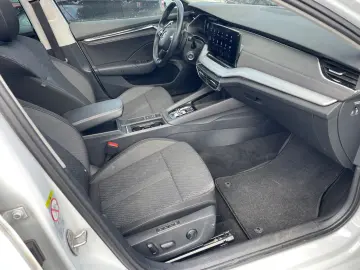 SKODA Octavia DSG Style 4x4 PANO KEYLESS VIRTUAL