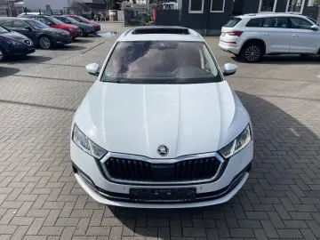 SKODA Octavia DSG Style 4x4 PANO KEYLESS VIRTUAL