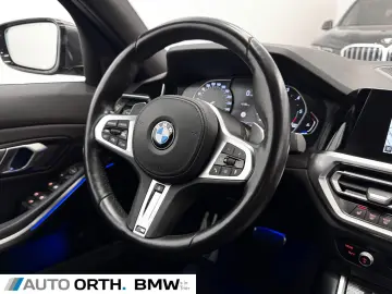 BMW 320d Limousine AUT. M-SPORT NAVI KAMERA