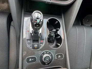 BENTLEY Bentayga Azure Blackline Sport Carbon