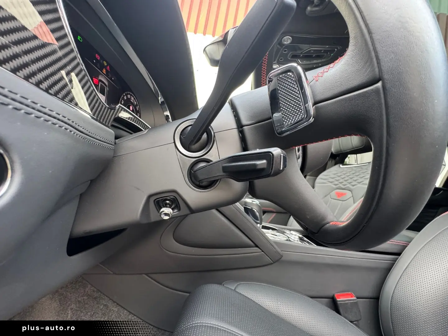 BENTLEY Bentayga Azure Blackline Sport Carbon