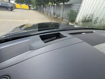BENTLEY Bentayga Azure Blackline Sport Carbon