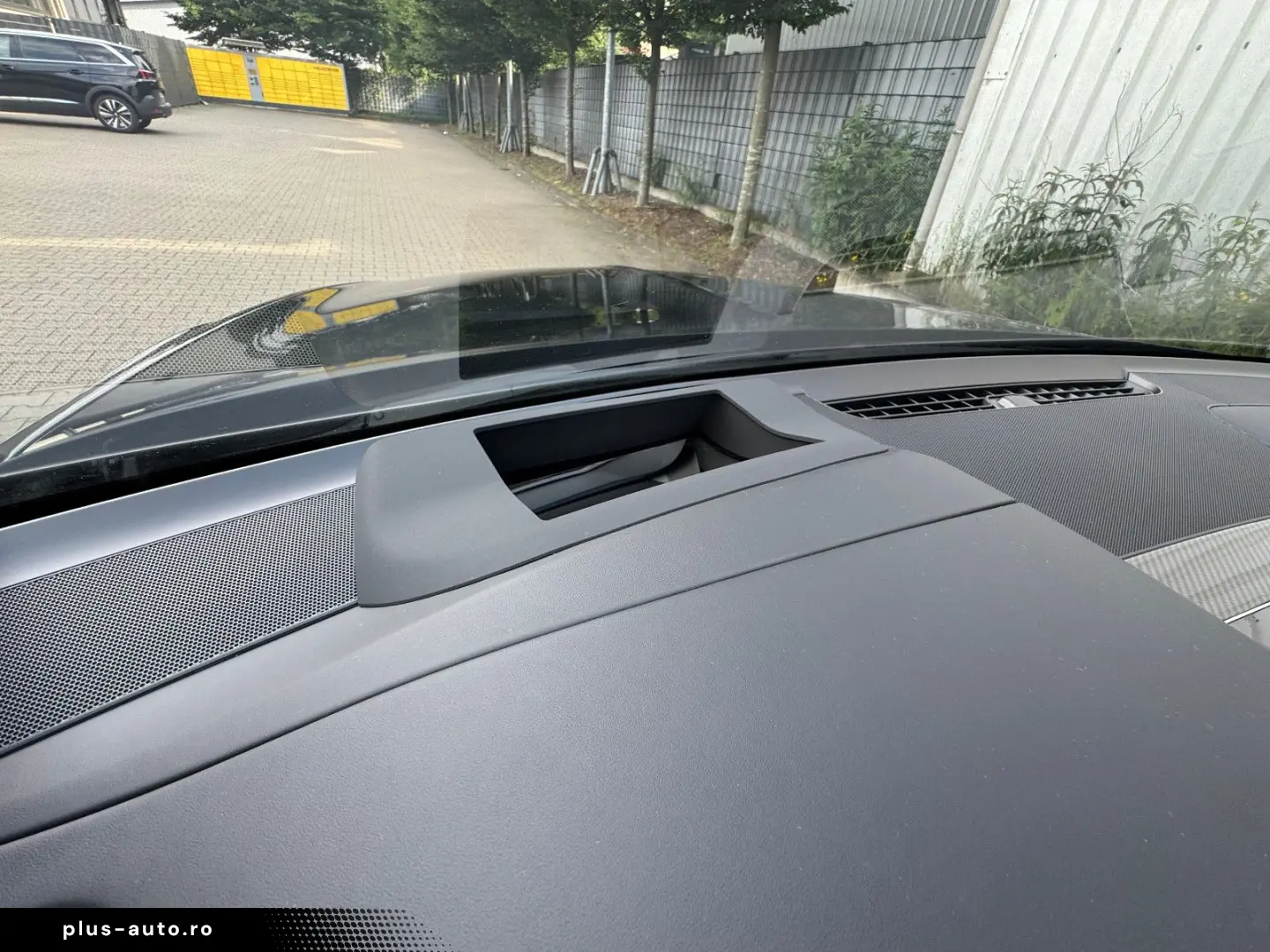 BENTLEY Bentayga Azure Blackline Sport Carbon