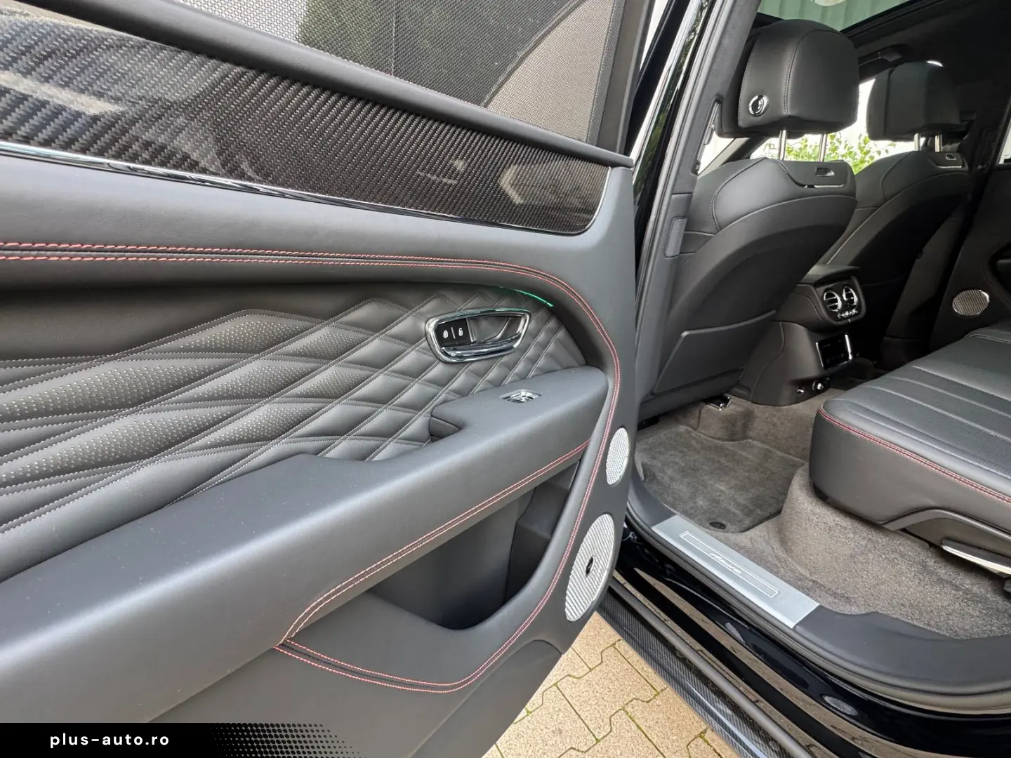 BENTLEY Bentayga Azure Blackline Sport Carbon