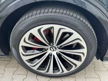 BENTLEY Bentayga Azure Blackline Sport Carbon