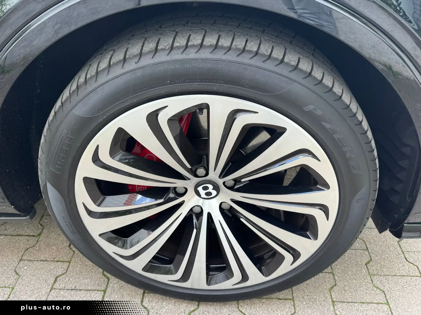 BENTLEY Bentayga Azure Blackline Sport Carbon