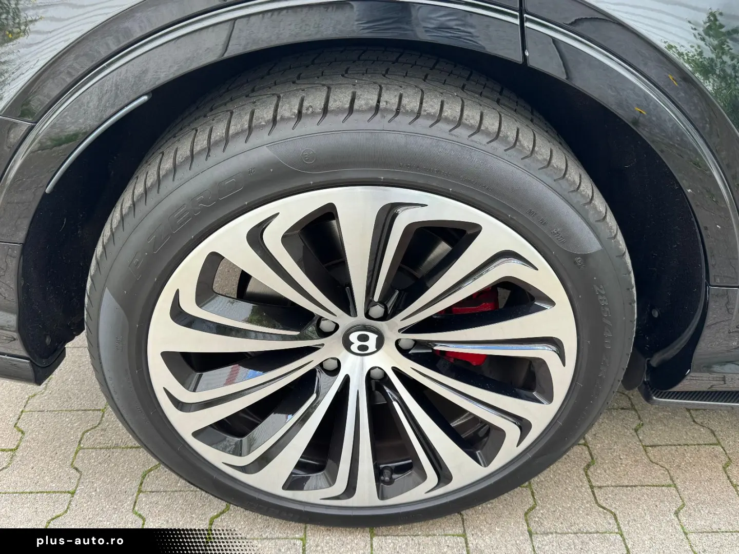 BENTLEY Bentayga Azure Blackline Sport Carbon