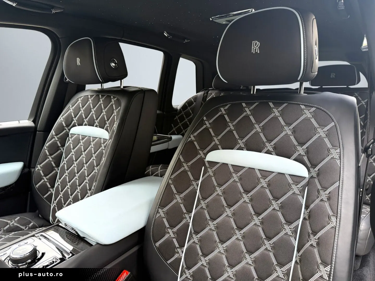ROLLS ROYCE Cullinan Black Badge Series II 23  Lounge Seats