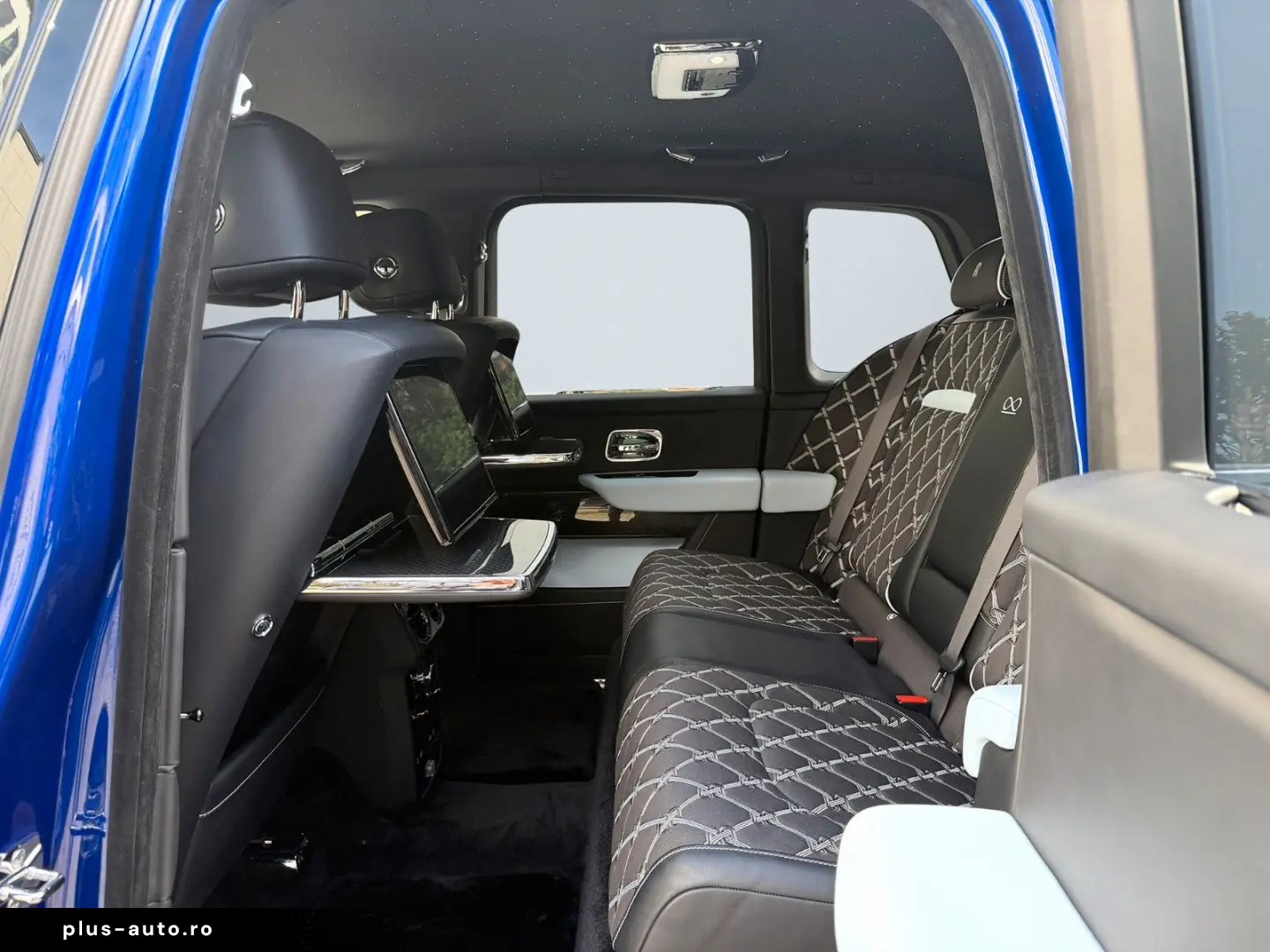 ROLLS ROYCE Cullinan Black Badge Series II 23  Lounge Seats