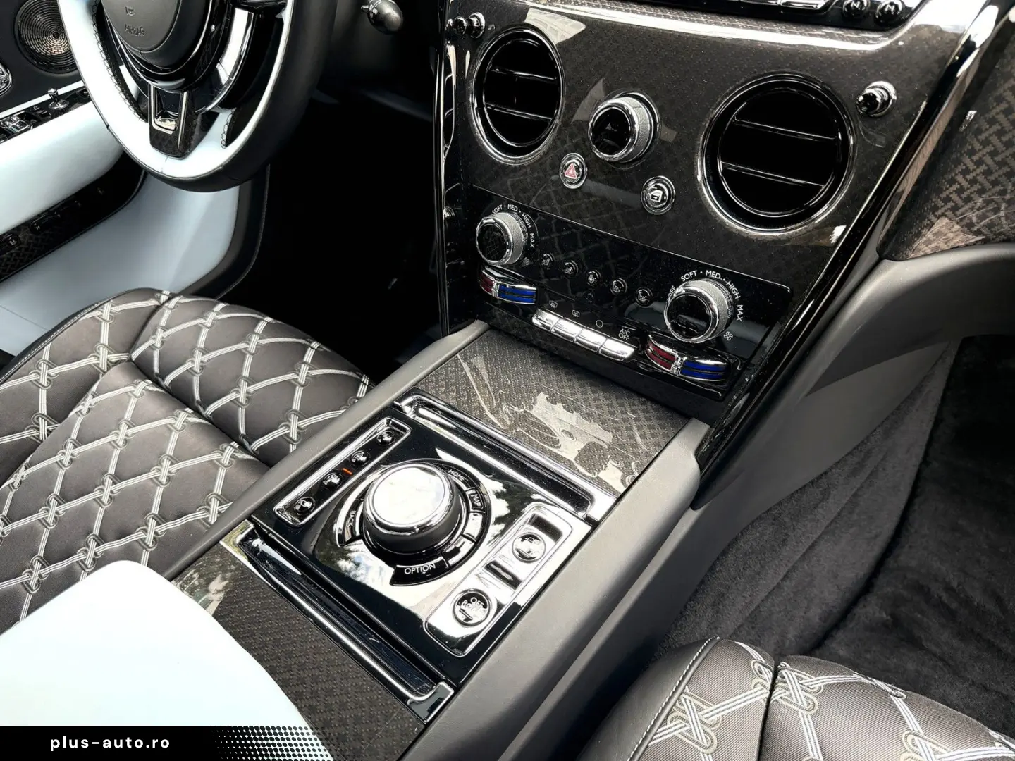 ROLLS ROYCE Cullinan Black Badge Series II 23  Lounge Seats