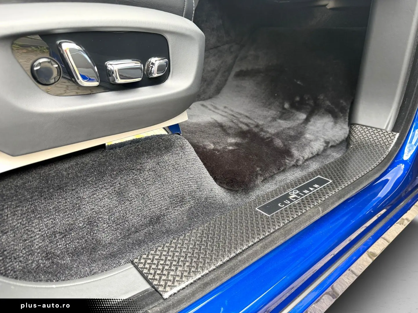 ROLLS ROYCE Cullinan Black Badge Series II 23  Lounge Seats