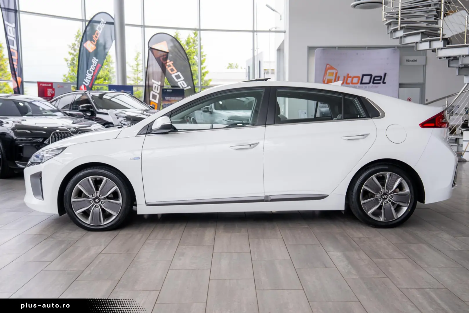 Hyundai Ioniq 1.6 GDI Hybrid DCT