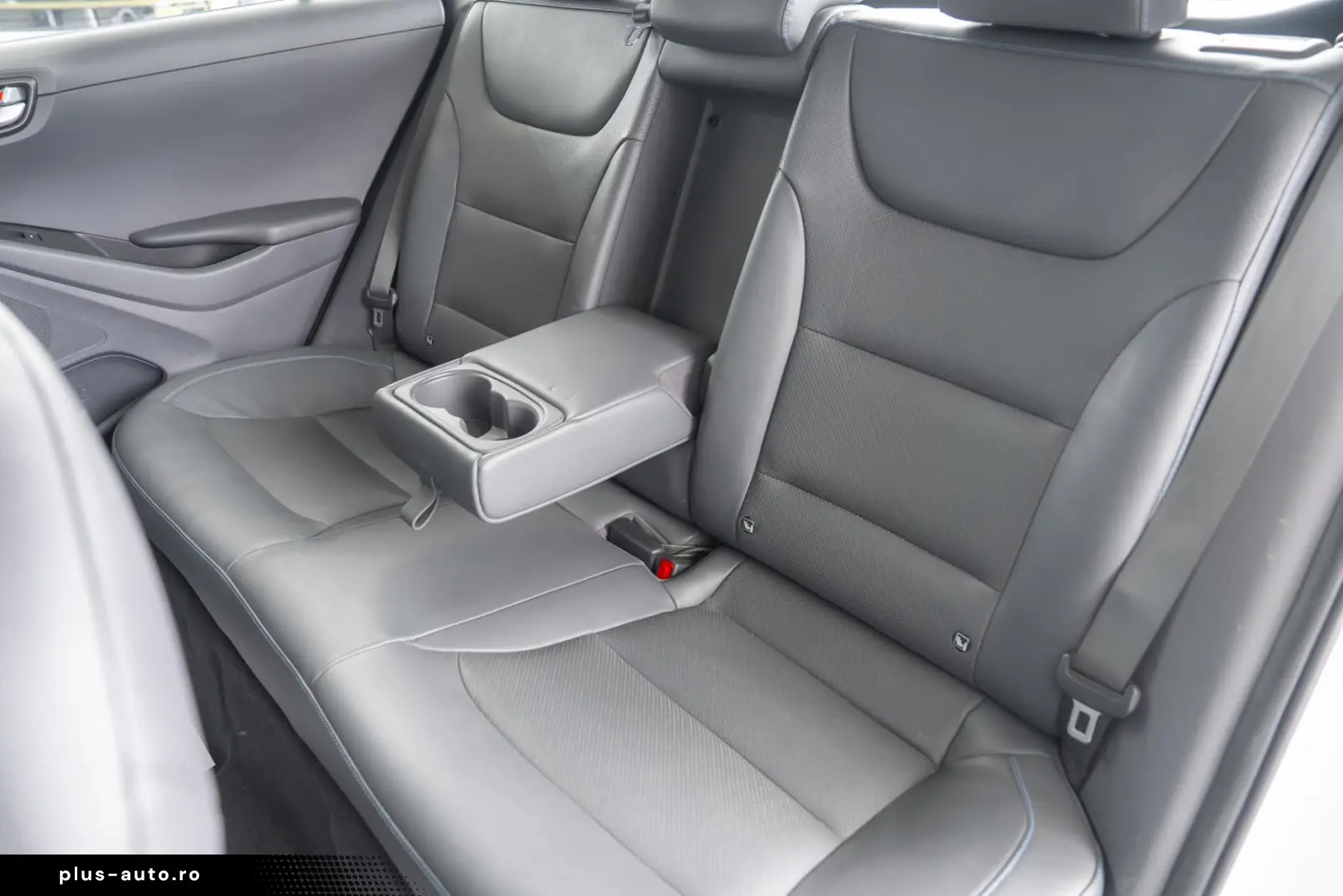 Hyundai Ioniq 1.6 GDI Hybrid DCT