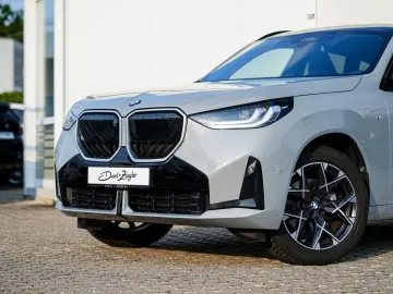 BMW X3 20 xDrive M-Sport 19  AHK ACC PANO KoZg 360