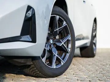 BMW X3 20 xDrive M-Sport 19  AHK ACC PANO KoZg 360